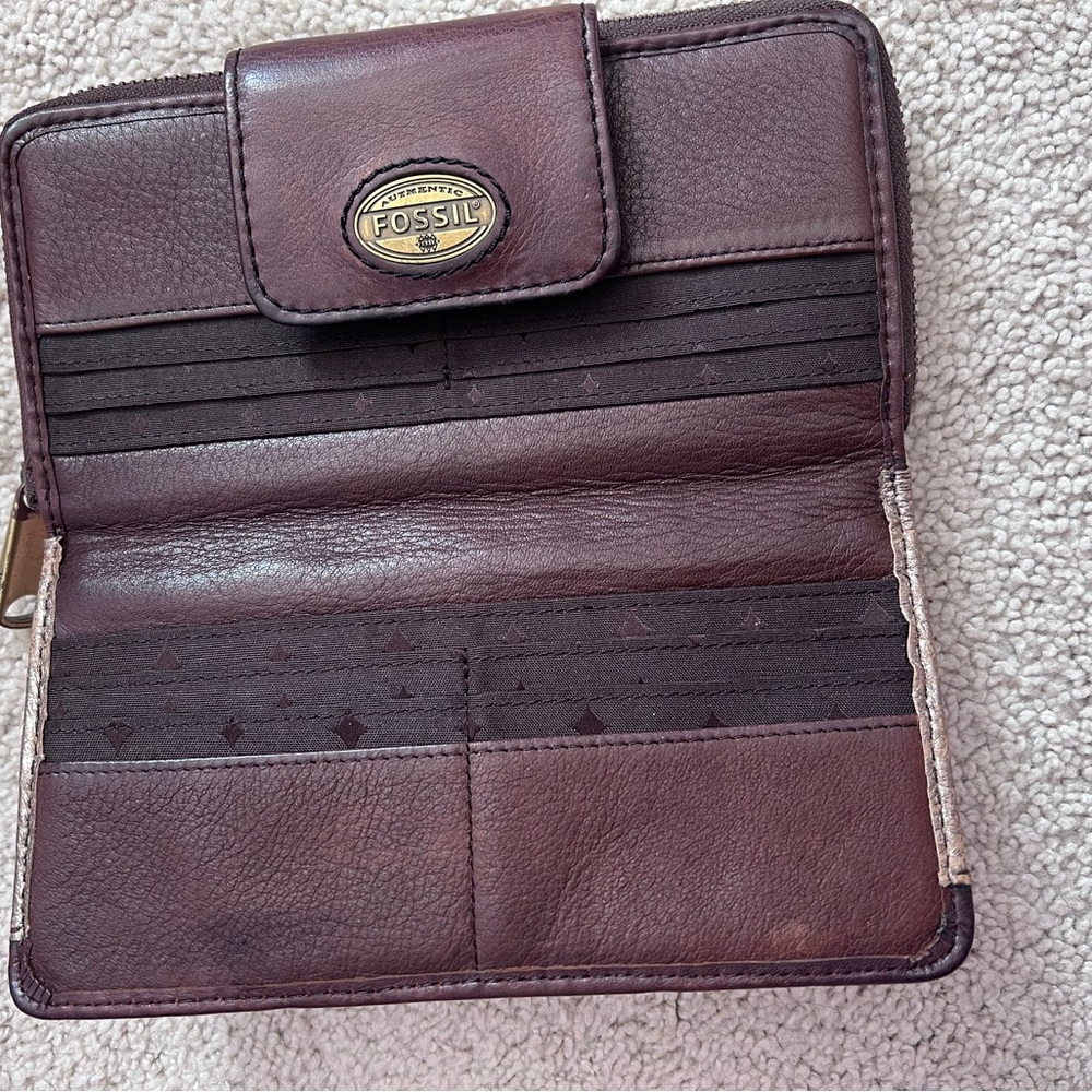 Fossil Women's Metallic Gold and Brown Wallet - Picture 4 of 8